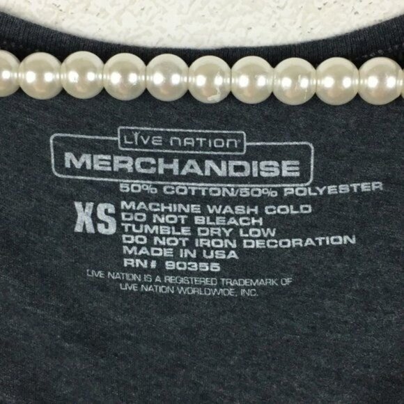 Live Nation John Lennon Shirt Size XS  “Love Is Real” - Picture 2 of 3